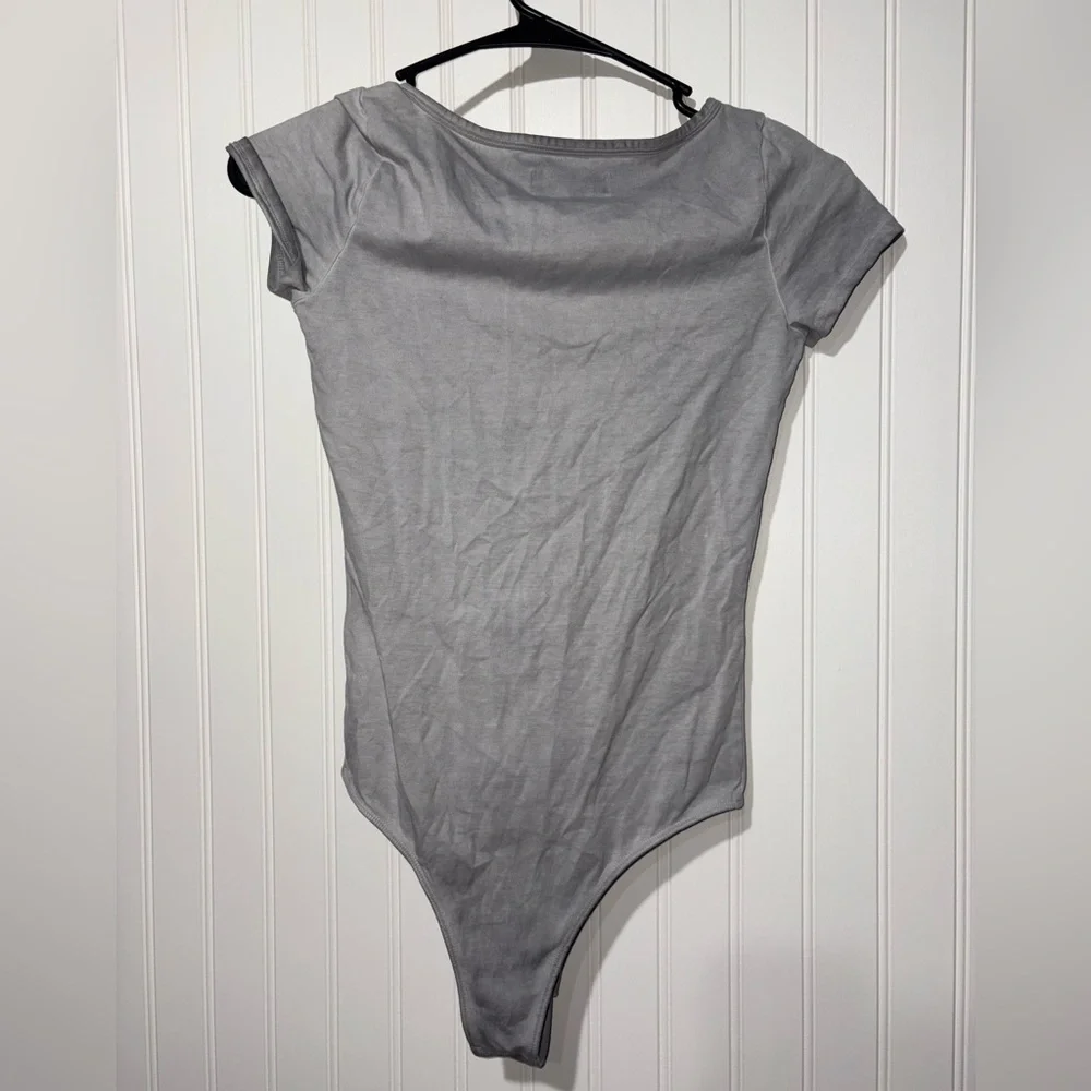 Hollister Gray Short Sleeve Bodysuit| Size Small - Picture 3 of 3